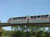 disney1_008_monorail1.jpg (40395 bytes)