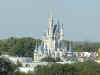 disney1_011_castle_from_balcony2.jpg (40219 bytes)