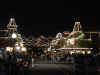 disney1_082_mk_main_street_night1.jpg (39967 bytes)